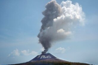 Abu Vulkanik Tak Selalu Merusak, Kandungan Mineralnya Bisa Menyuburkan Tanah dan Laut