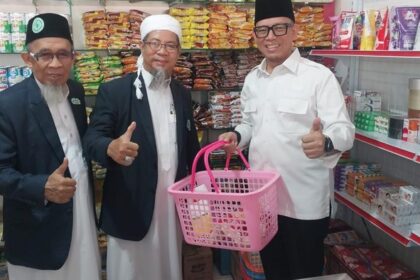 Bupati OKU Resmikan Gerai Perdana MUI Mart, Perkuat Ekonomi Umat dan Produk Lokal
