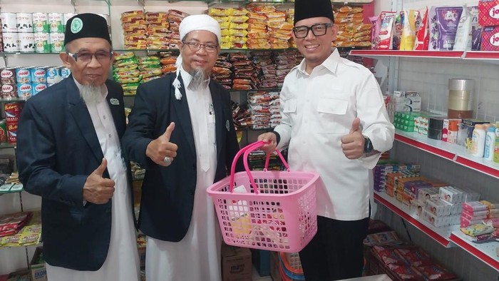 Bupati OKU Resmikan Gerai Perdana MUI Mart, Perkuat Ekonomi Umat dan Produk Lokal